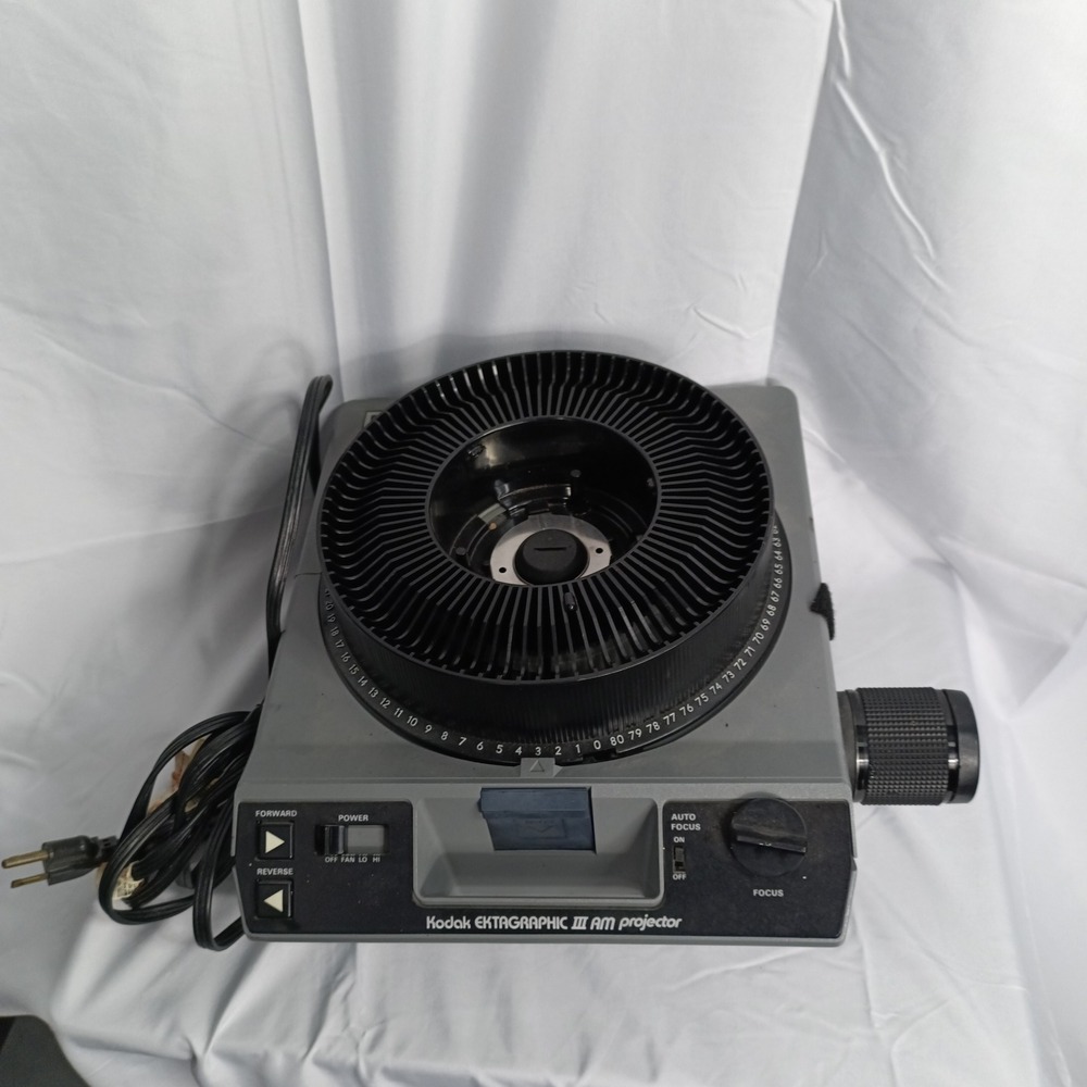 Kodak Ektagraphic III AM Slide Projector Wiko 100-150mm Zoom Lens 80 Slide WORKS